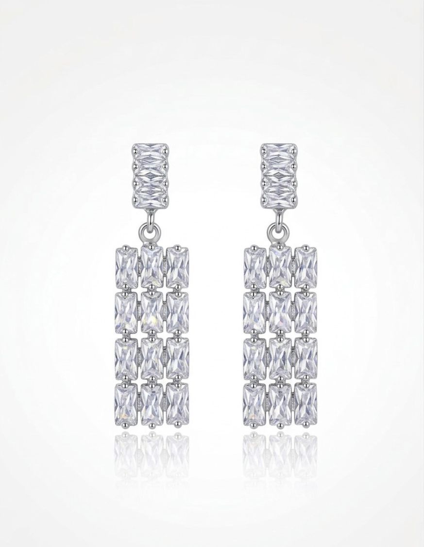 ZIRCON UZUN DİKDÖRTGEN BAGET KÜPE